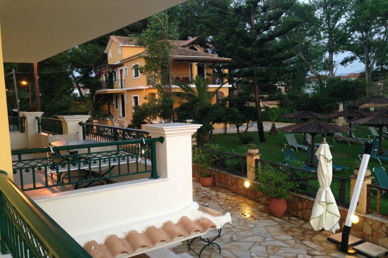 Andreolas Luxury Suites 티실리비 외부 사진